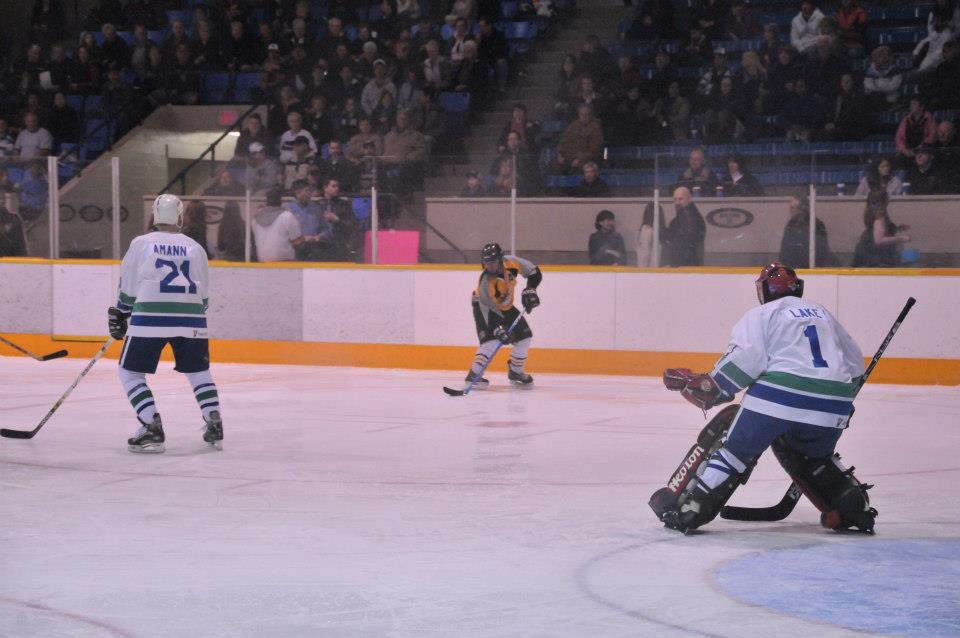 Pictures from Canucks Alumni Game