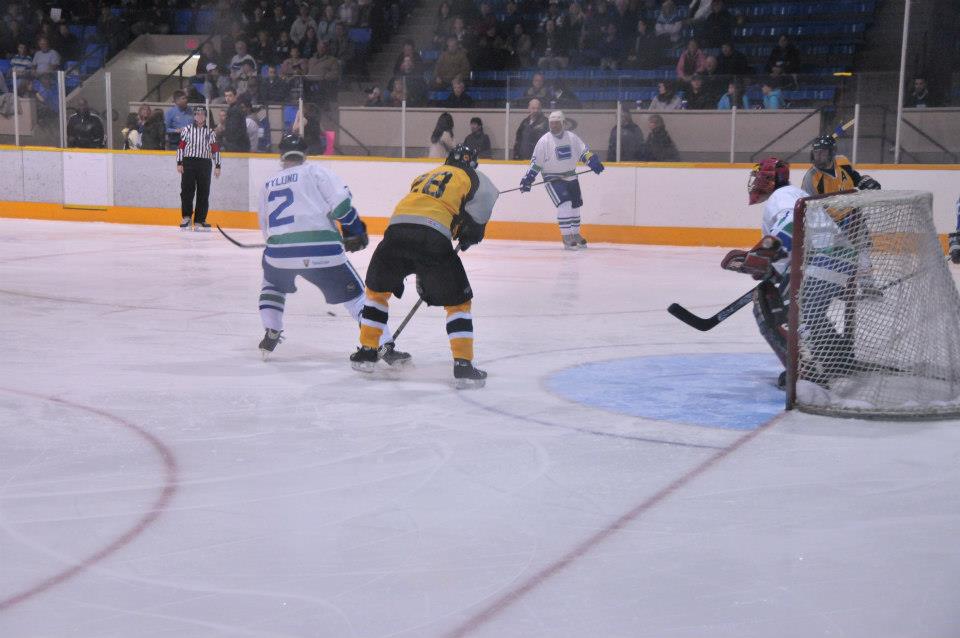 Pictures from Canucks Alumni Game